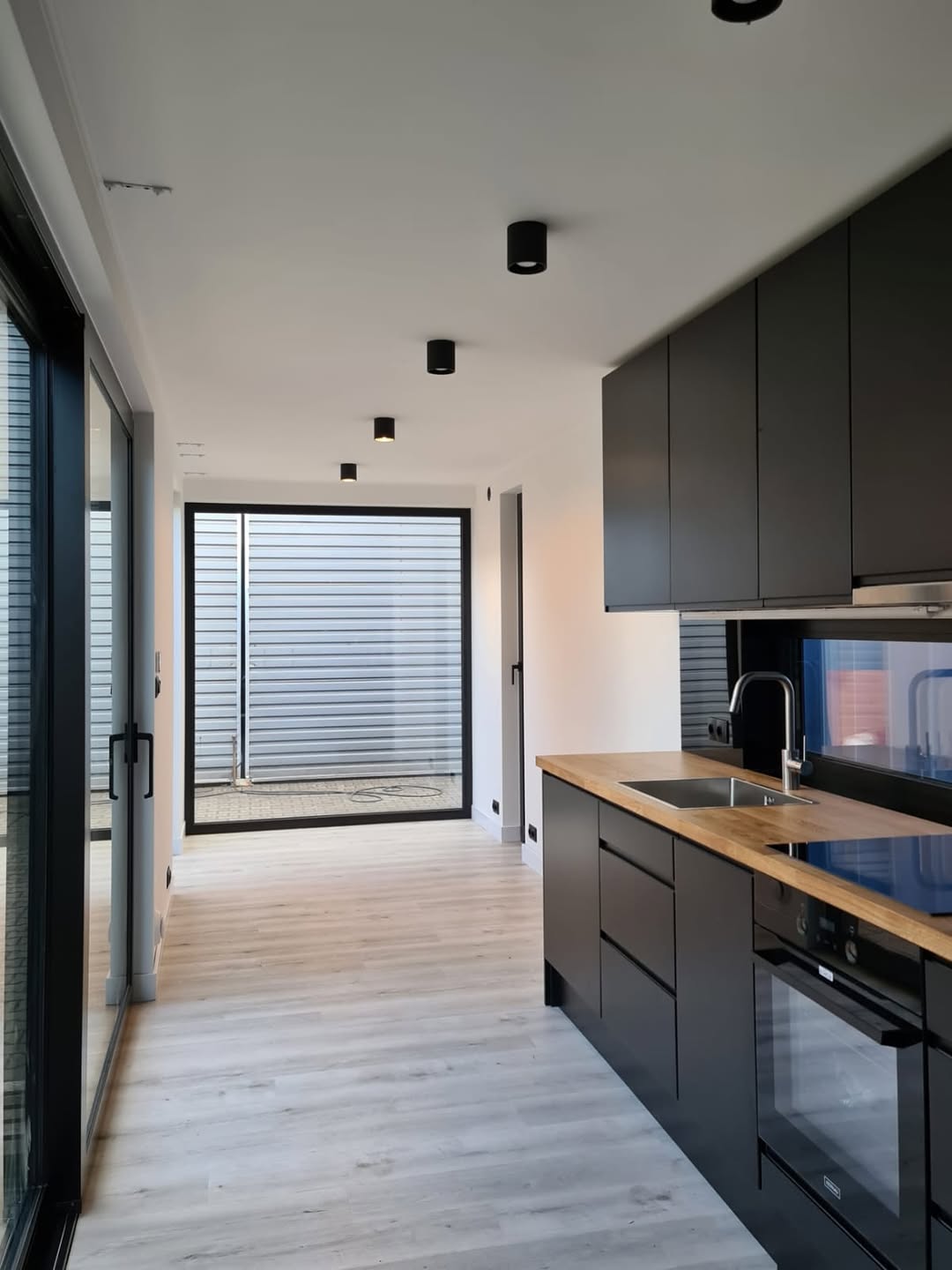 12m Luxury Container Premium Home