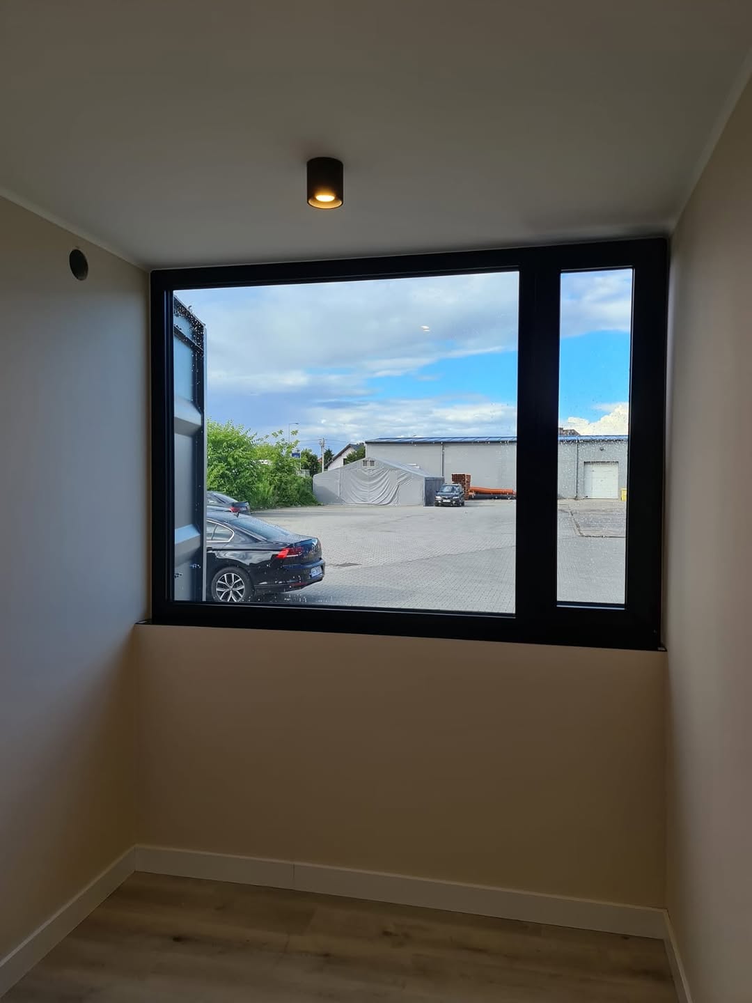12m Luxury Container Premium Home